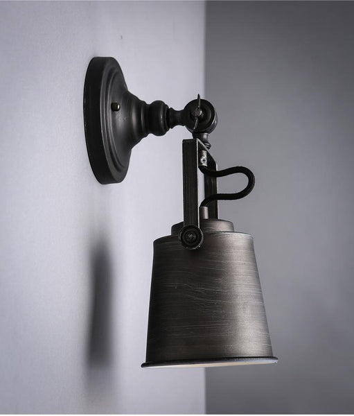 Retro Robot Arm Wall Lamp